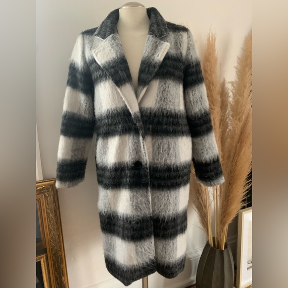 Wool jacket from Sage The Label. Black, Grey & White plaid pattern. Size medium - Picture 2 of 8